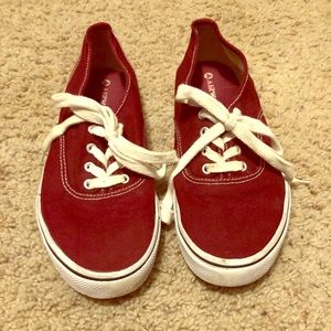 Maroon Airwalk Tennis shoes